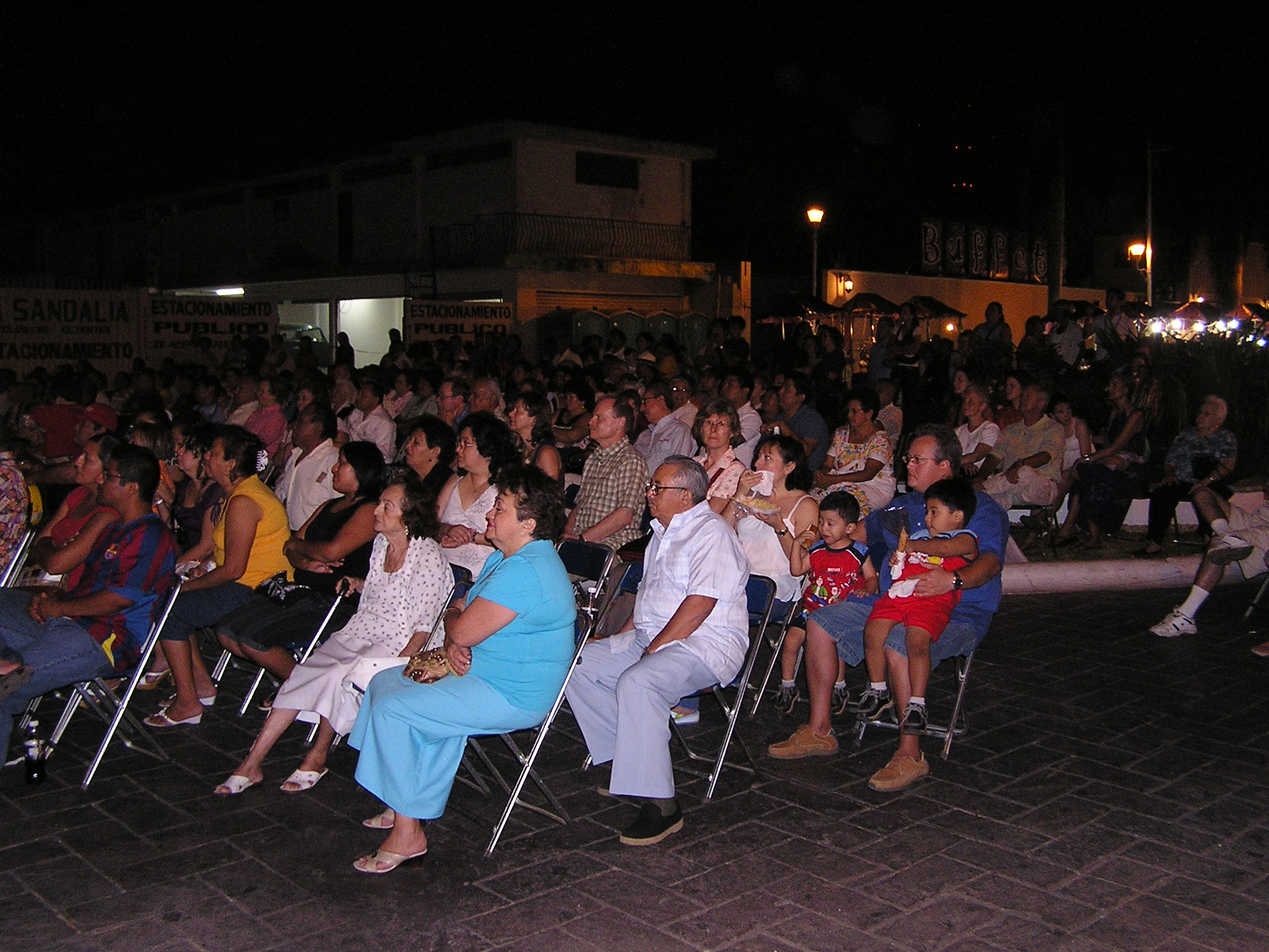 The audience on Paseo de Montejo